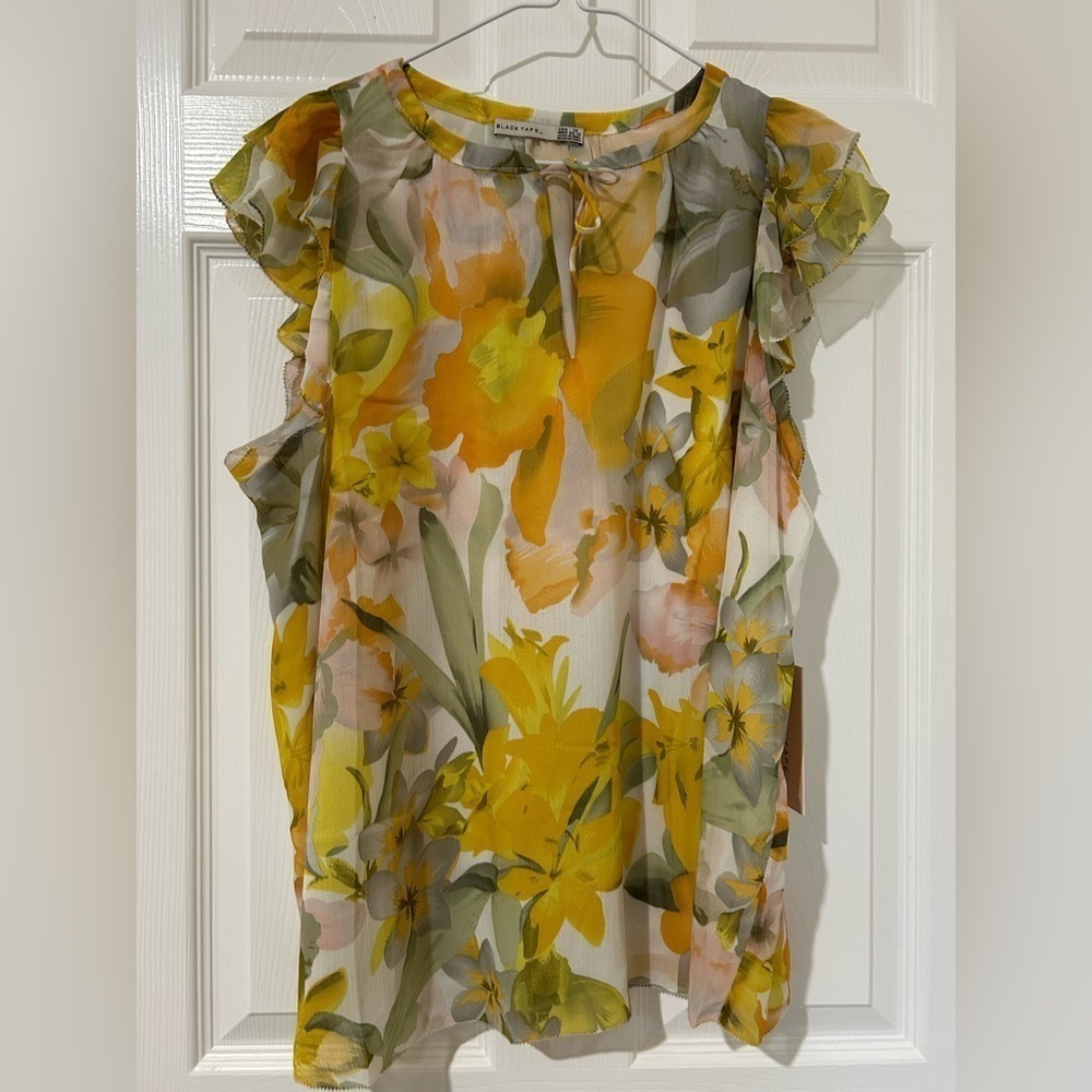 NWT Black Tape sleeveless flutter tie front lined floral Blouse plus SZ 1X